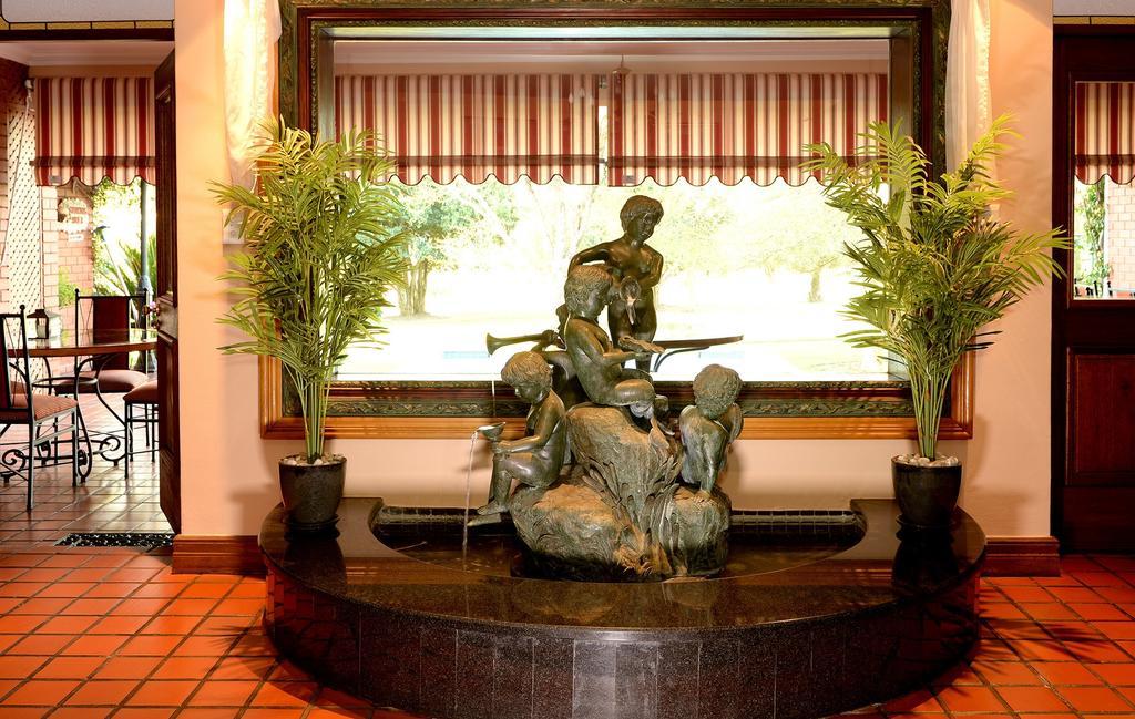 The Woodpecker Inn Pretoria-Noord Esterno foto